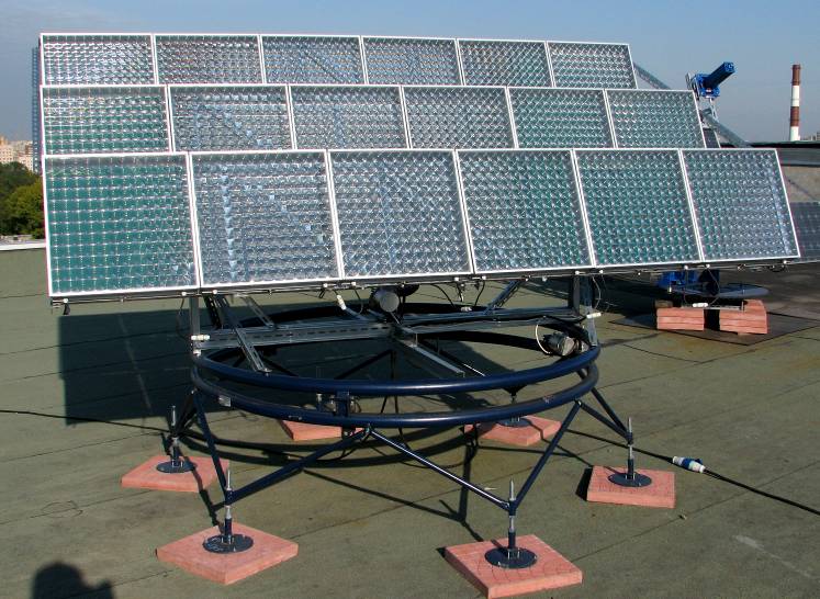 СФЭУ мощностью 1 кВт на основе 18 модулей (общей площадью 4,5 м.кв.) с прецизионной системой слежения за Солнцем